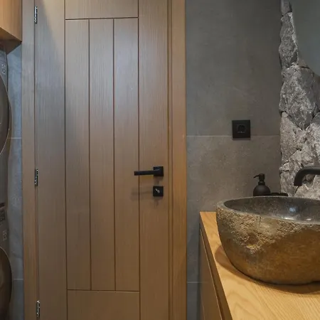 日出租赁公寓酒店 * 阿莫迪